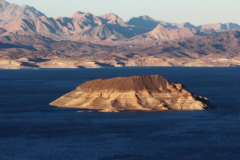 Fotografía del 19 de diciembre de 2016, del lago Mead, la mayor reserva de agua de Estados Unidos, al sureste de Las Vegas, Nevada (EE.UU.). EFE/ Adriana Arévalo